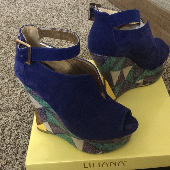 Blue wedge with Gold accent - Picture 3 of 5